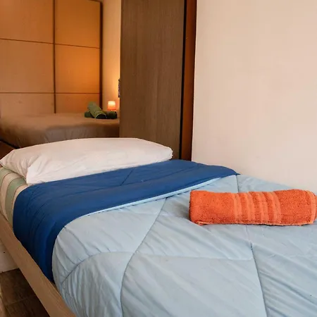 Cozy Appartament Sea View Apartment *